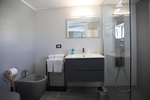 06_la_suite_di_filoga_vieste_bagno